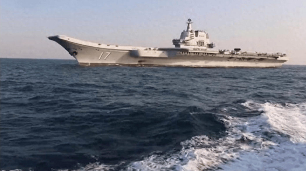 日艦大波號“橫切”山東艦，臺海局勢再添變數(shù)，日本對華軍事意圖暴露無遺！