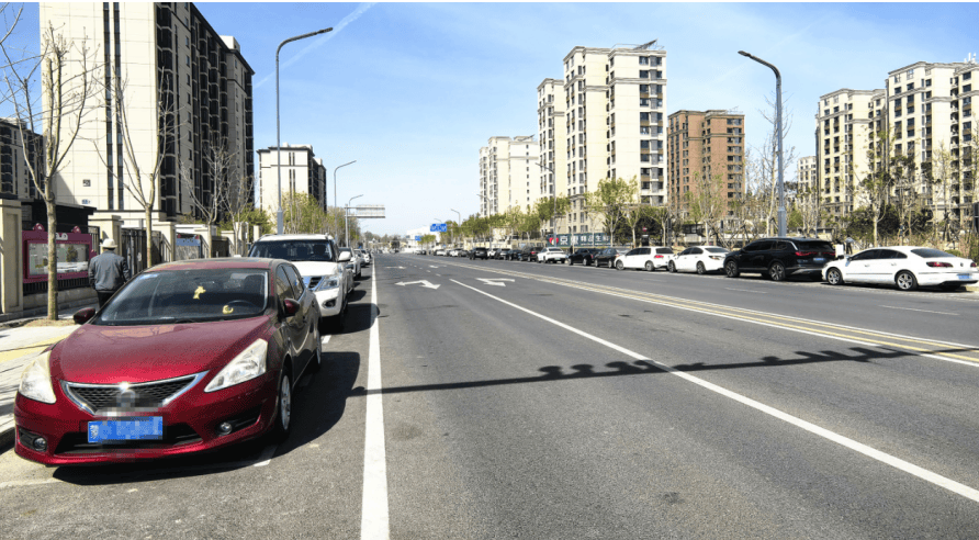 順義這個(gè)政策房小區(qū)，車位月租650元？