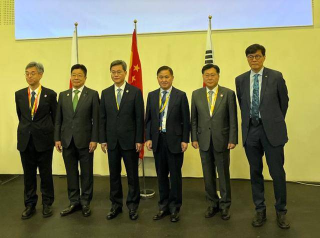 央行行長潘功勝出席并主持東盟與中日韓財長和央行行長會