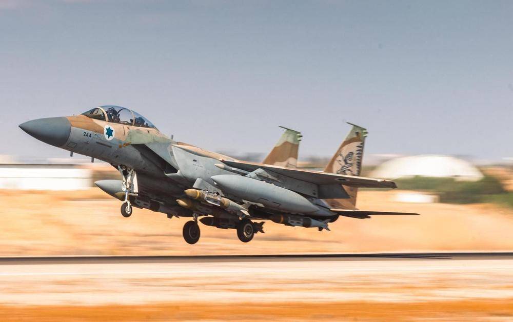 以軍對也門發(fā)動大規(guī)模空襲 胡塞武裝稱鎖定以所有機場