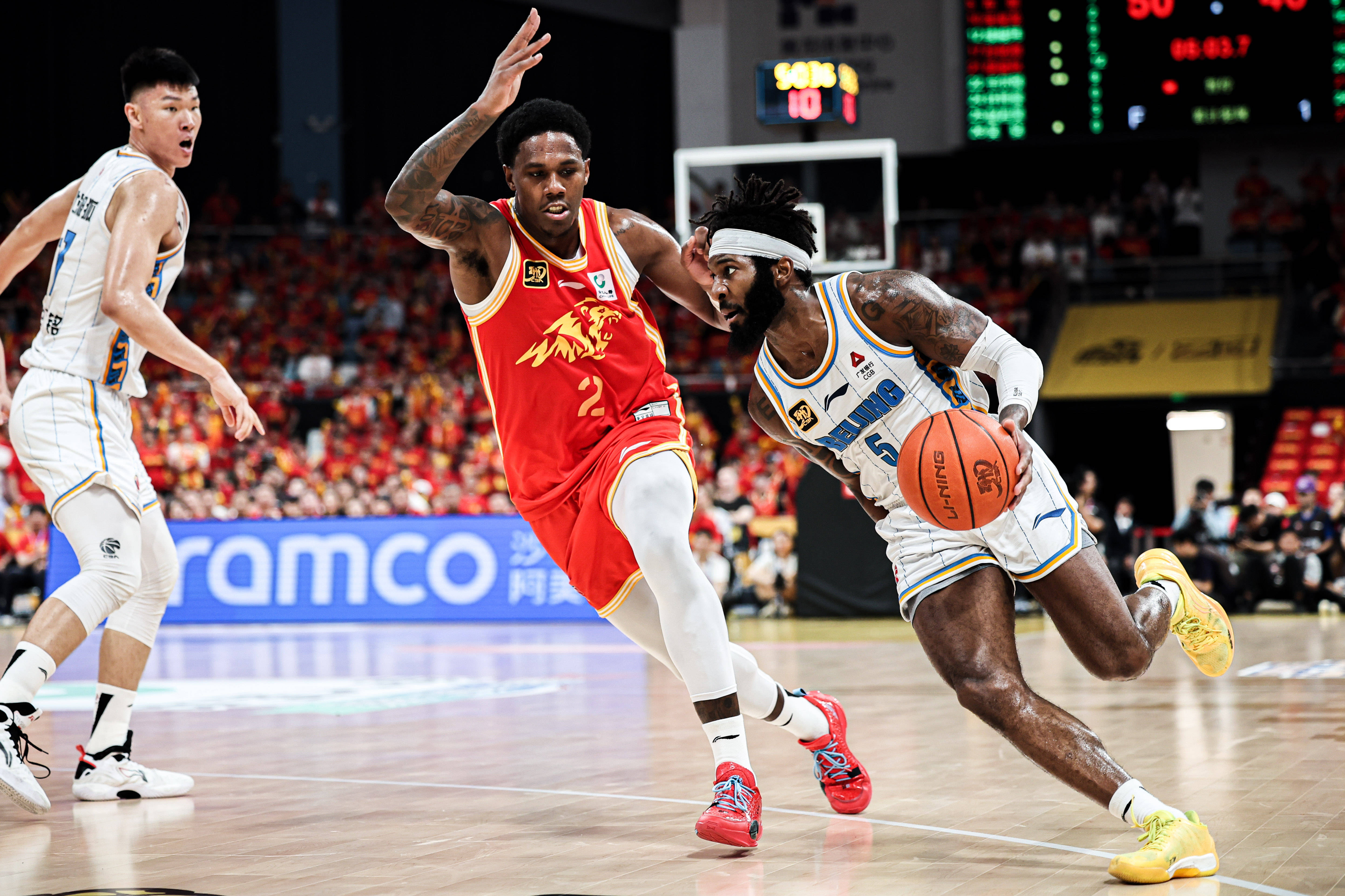 總決賽-周琦13+14胡金秋26分 北京客場擒廣廈總分1-0
