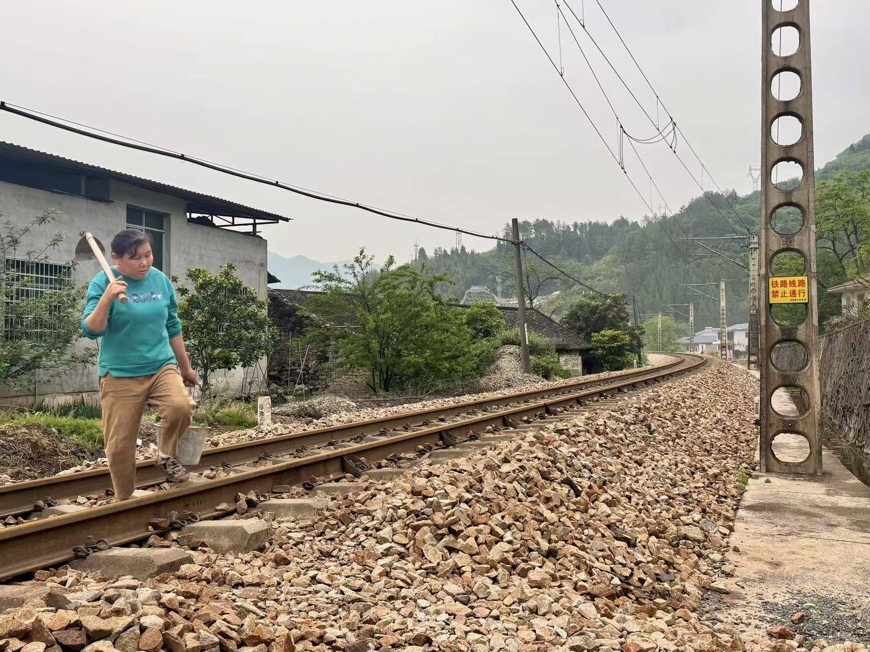 界面調(diào)查｜鐵路穿村而過：一個湘西村莊與17起火車撞人事故