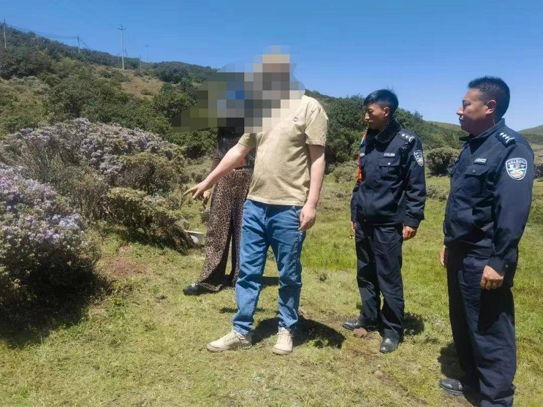 兩游客在景區(qū)盜挖索瑪花 警方：給予行政處罰，兩人認(rèn)識(shí)到錯(cuò)誤并作鄭重道歉