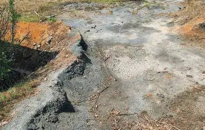 河南洛陽新安縣煤渣傾倒耕地：多年難恢復(fù)，為何至今未解決？