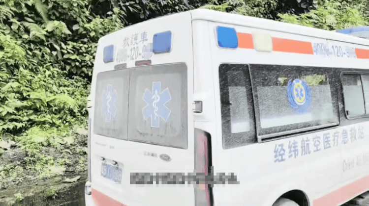 一海南牌照救護(hù)車在西藏墨脫無(wú)任務(wù)拉警笛還停車拍照？當(dāng)?shù)鼐剑阂烟幜P教育