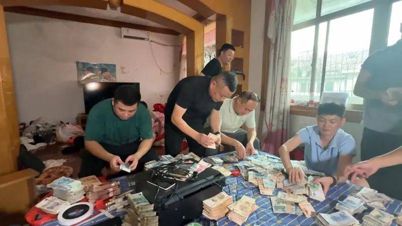 每天印多少花多少，夫妻倆家中合伙印制20多萬元假幣，雙雙被拘