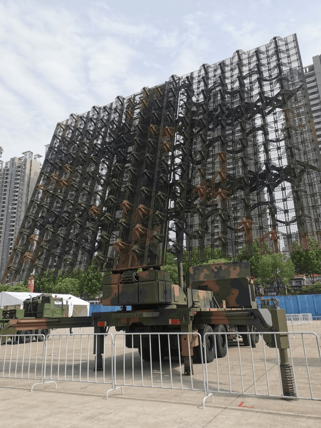 “大國重器”、新型反隱身雷達(dá)……世界雷達(dá)展全面展示尖端裝備