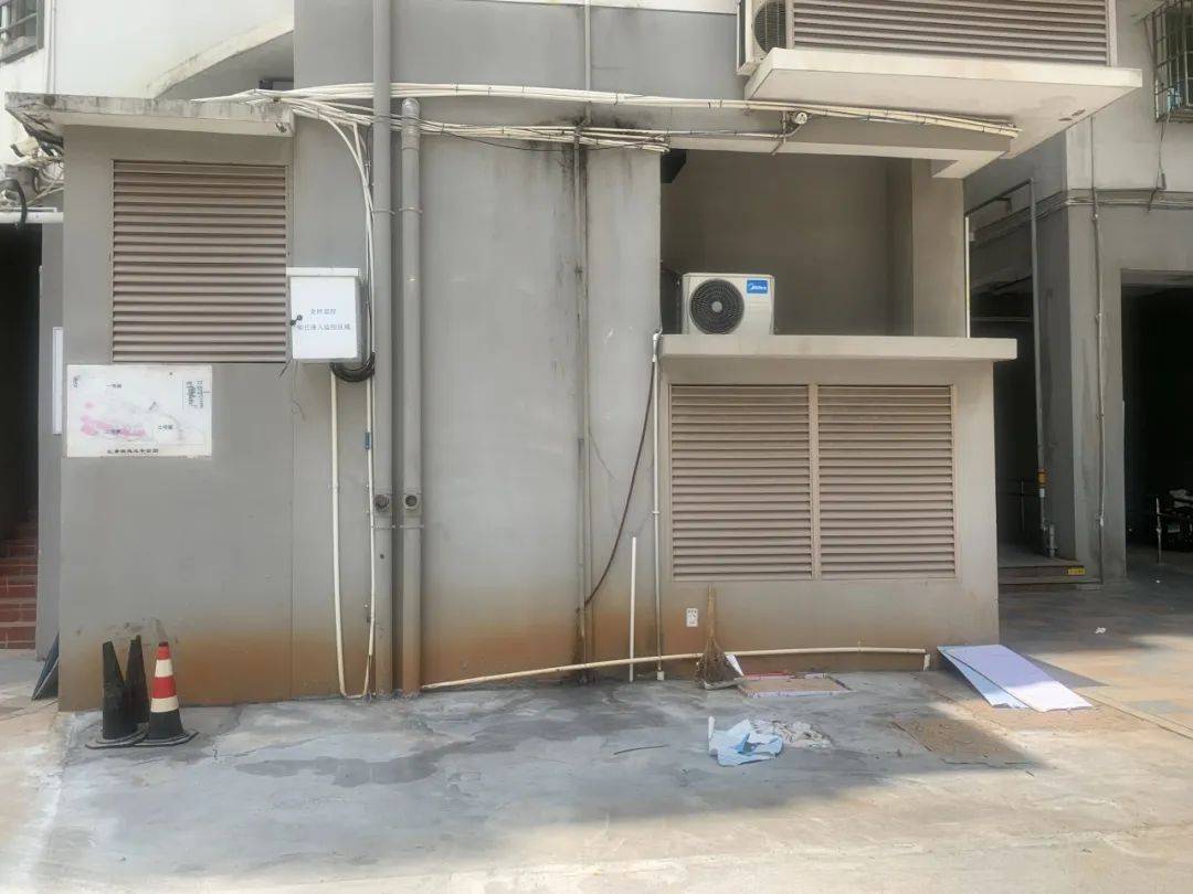 未公示，未征求意見(jiàn)！廈門一小區(qū)建充電棚，惹怒業(yè)主