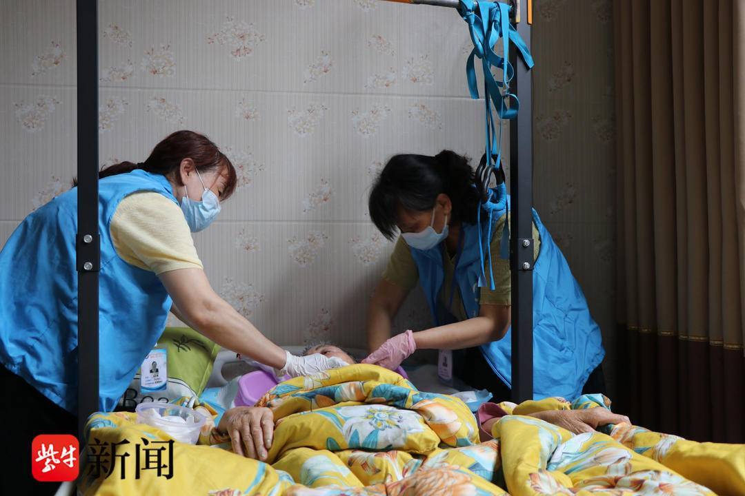 32歲的腦癱女兒與75歲的癱瘓婆婆同享長護險鎮(zhèn)江長護險“兜底”全年齡段重度失能人群