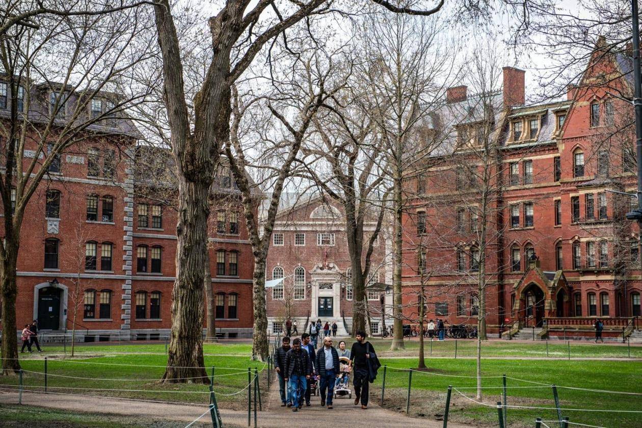 美國政府暫停哈佛大學招收國際學生資格
