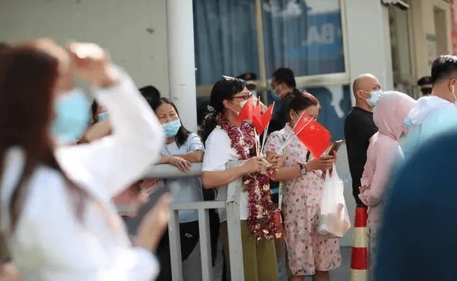 女子請假陪孩子高考被開除，稱領(lǐng)導(dǎo)口頭同意！公司不認：曠工！官司一路打到高院……
