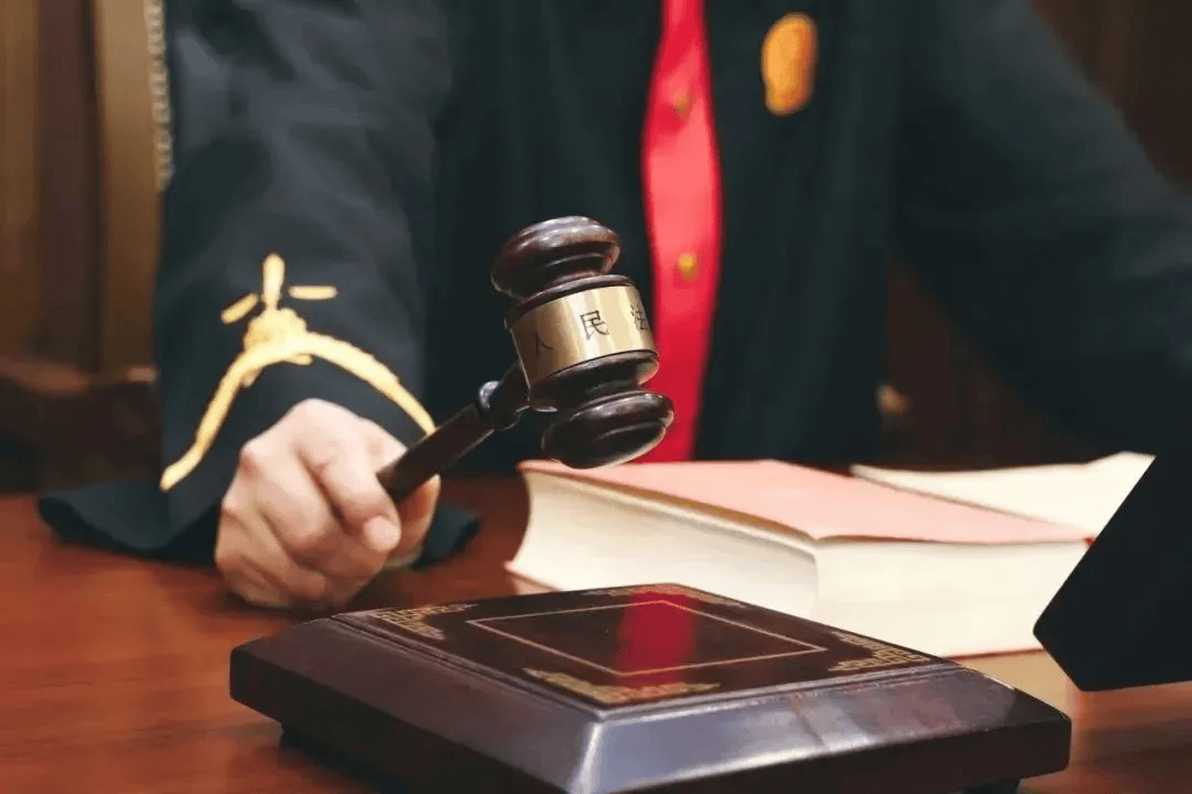 女子請假陪孩子高考被開除，稱領(lǐng)導(dǎo)口頭同意！公司不認：曠工！官司一路打到高院……