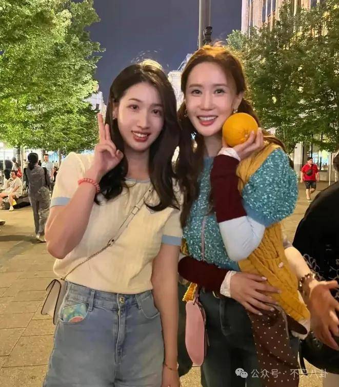 自曝與丈夫經(jīng)常吵架？但怎么感覺(jué)她是在變相秀恩愛(ài)呢！