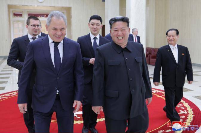 俄媒：紹伊古抵達朝鮮平壤 計劃與金正恩再會面