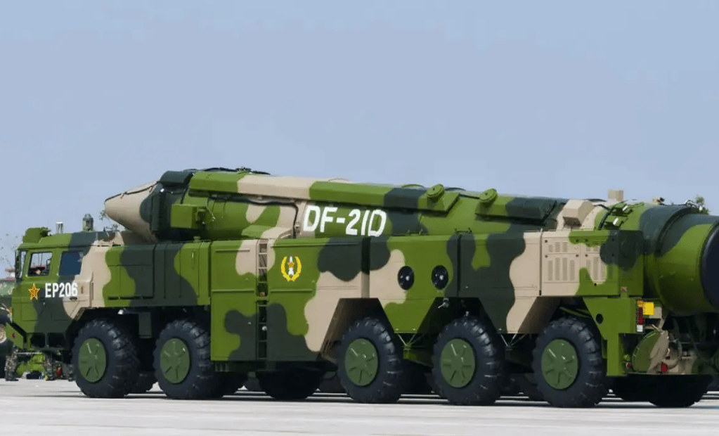 臺軍5架戰(zhàn)機挑釁遼寧艦，特朗普發(fā)現(xiàn)不對勁，緊急扣下64架F-16V