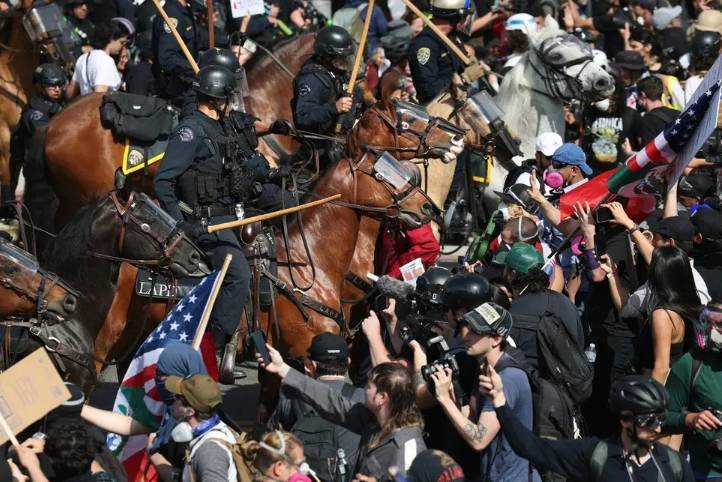 奧巴馬發(fā)聲，白宮懟：美國人要真在意你的想法，就選哈里斯了