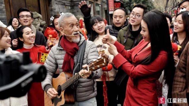 陳彼得離世，與他同唱《我和我的祖國》的成都市音樂家協(xié)會(huì)主席馬薇：惋惜，希望他在天堂更好地歌唱