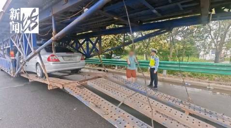 上海高速驚現(xiàn)52米“貪吃車”！民警驚了：你這不是火車??！