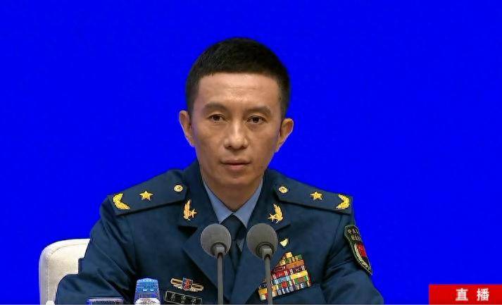 閱兵領(lǐng)導(dǎo)小組辦公室副主任吳澤棵少將：所有參閱裝備均為國產(chǎn)現(xiàn)役主戰(zhàn)裝備