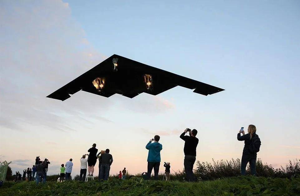 B-2橫穿中國(guó)轟炸伊朗，中國(guó)雷達(dá)沒有發(fā)現(xiàn)？這是正常人想出來的？