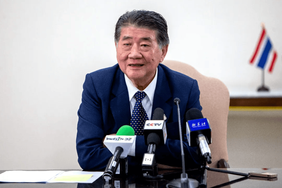 泰國三天兩換總理，準(zhǔn)備迎回佩通坦？