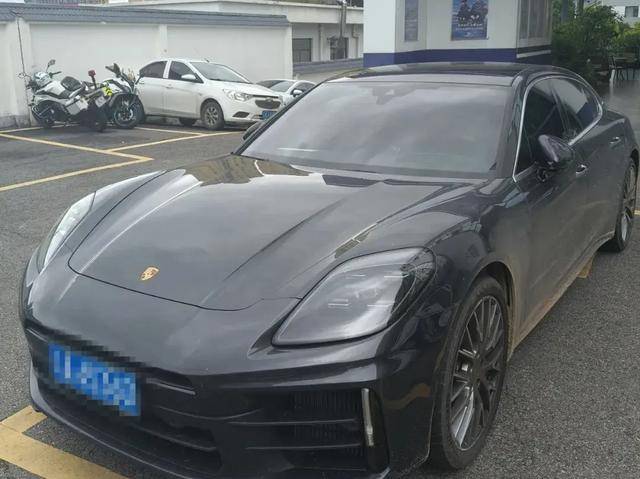 離奇！昆明一輛140萬的保時捷在停車場憑空消失