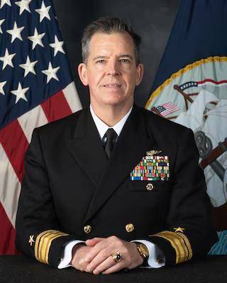 美軍第七艦隊司令提名被撤，疑因在航母上舉辦女裝變裝秀