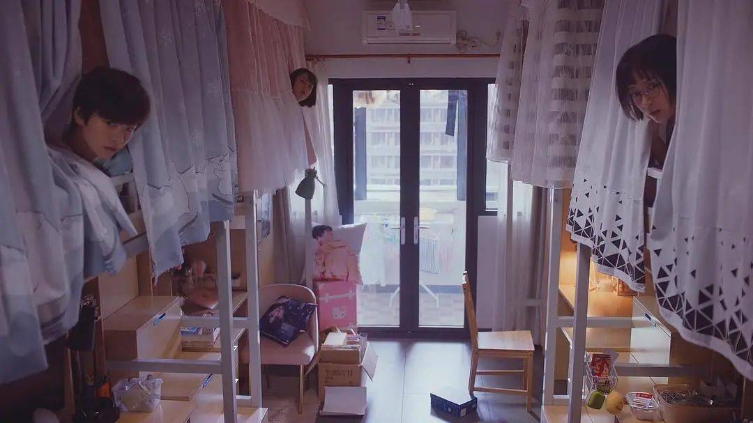 “在走廊偶遇都會尷尬”，00后大學(xué)舍友咋成了最熟悉的陌生人