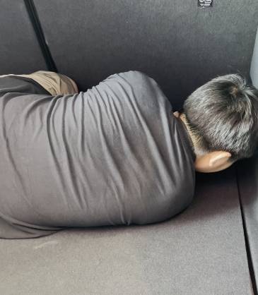 9歲男童被安排后備箱數(shù)小時，生母再發(fā)聲：已提起訴訟