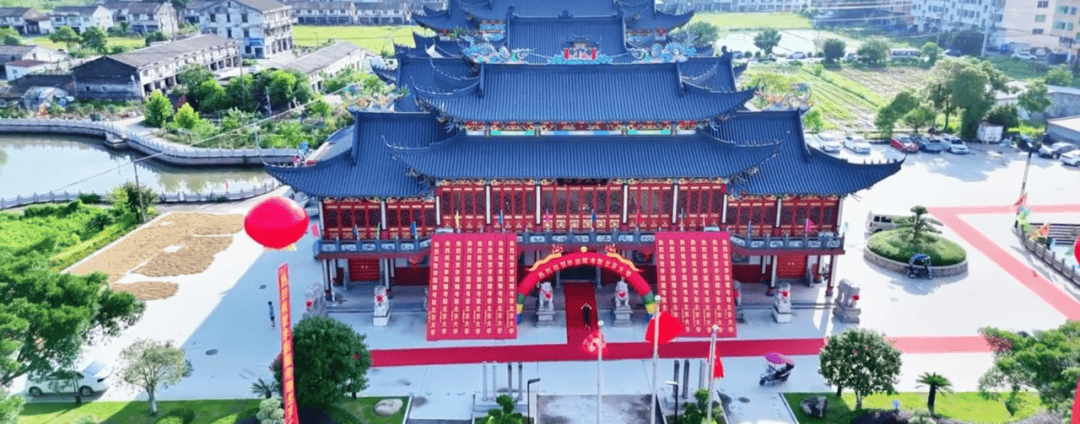 溫州一李姓孩子考上北大，當(dāng)?shù)卦诶钍献陟舸筠k儀式，還“驚動(dòng)了宗族長(zhǎng)老”，當(dāng)?shù)鼗貞?yīng)