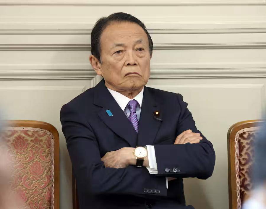 自民黨在參議院選舉慘敗后，麻生太郎想把石破茂拉下馬
