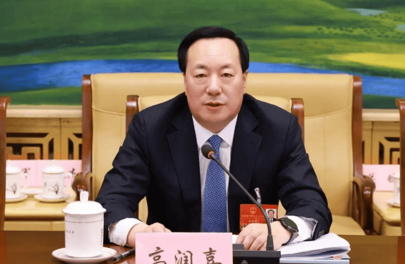 內(nèi)蒙古應(yīng)急廳廳長(zhǎng)高潤(rùn)喜已赴內(nèi)蒙古自治區(qū)總工會(huì)任職