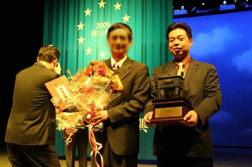 湖北首富汪林朋：25年把央企變私企，最后跳樓了！