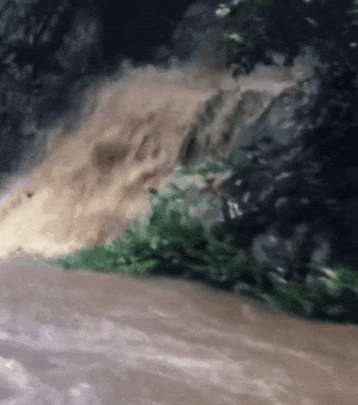 大峽谷漂流突降大雨，24歲女游客落水失聯(lián)！親屬：仍在搜尋中