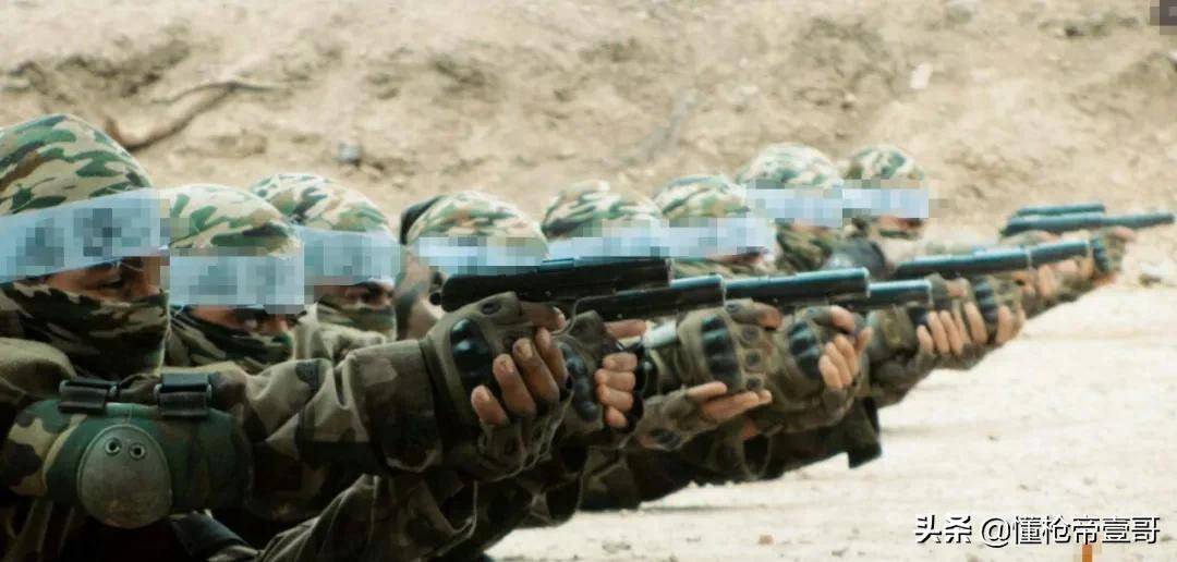 中國特種兵新裝備摸禿美軍，網(wǎng)友：你跟我說這是解放軍？