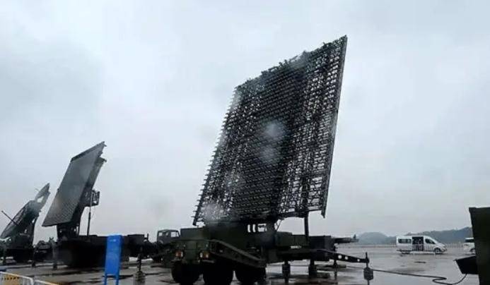 殲10C雷達(dá)遭到干擾，迅速請(qǐng)求空警500支援，霹靂15在最后時(shí)刻緊緊鎖定殲20