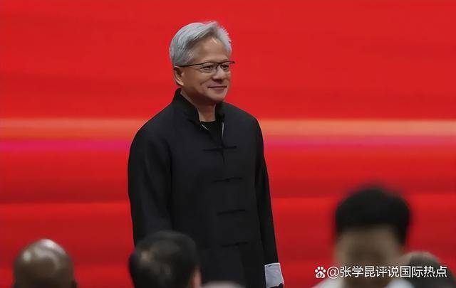 人模狗樣的黃仁勛實(shí)則留了一手？中國以牙還牙，打得美方措手不及