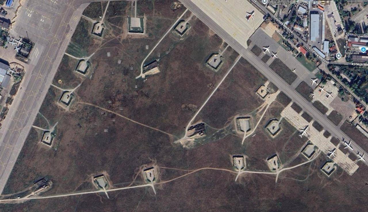 13發(fā)13中！烏軍戰(zhàn)略機(jī)場劇烈爆炸，炸出小太陽，美國這次損失大了