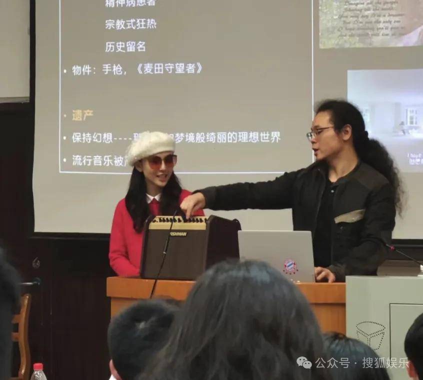 離婚三年又被拍到親密逛超市，他倆這是純帶娃還是真復(fù)合了？