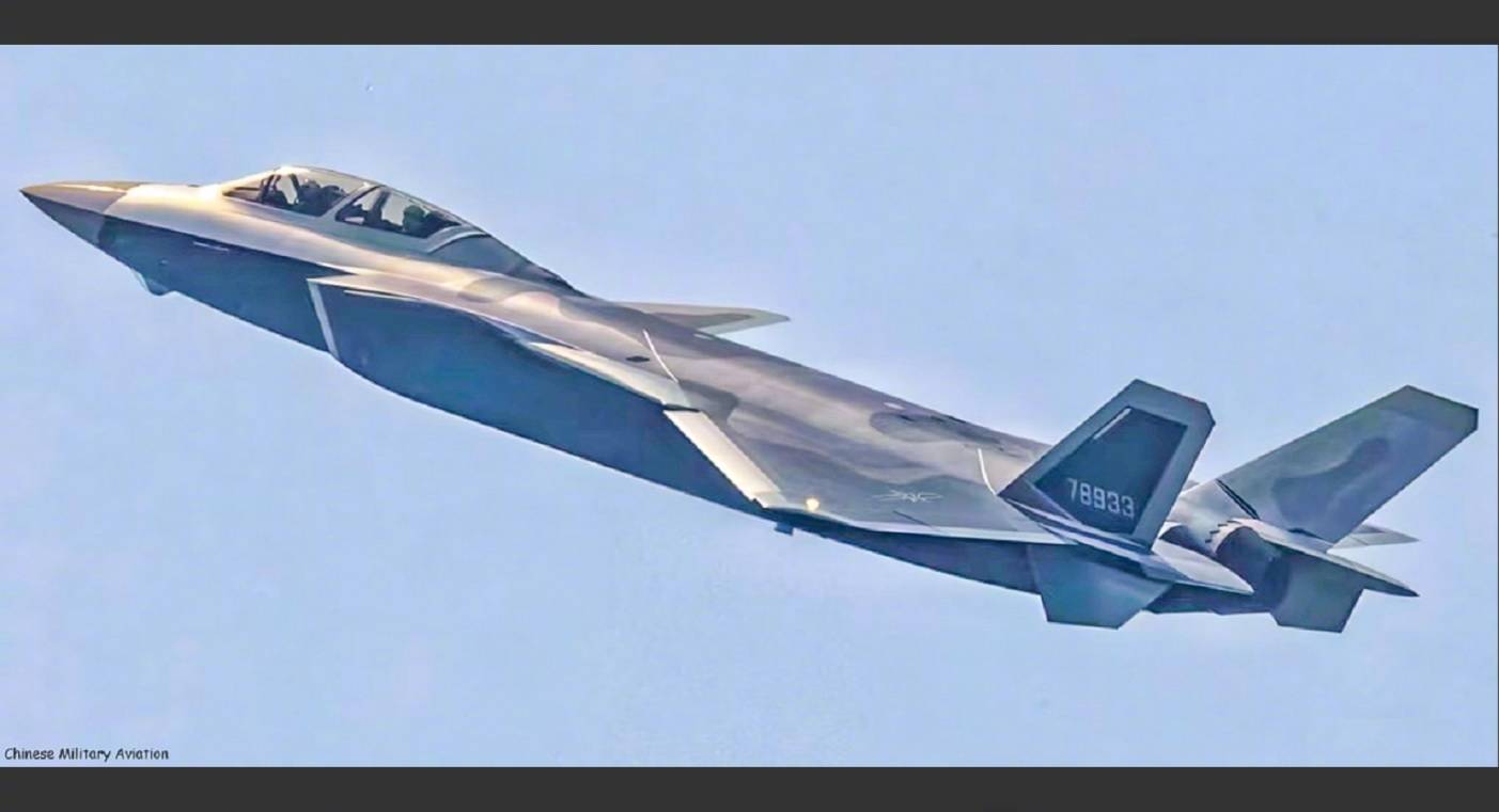 300公里極限打擊！解放軍霹靂-16震撼亮相，殲-20戰(zhàn)機(jī)火力大幅增強(qiáng)