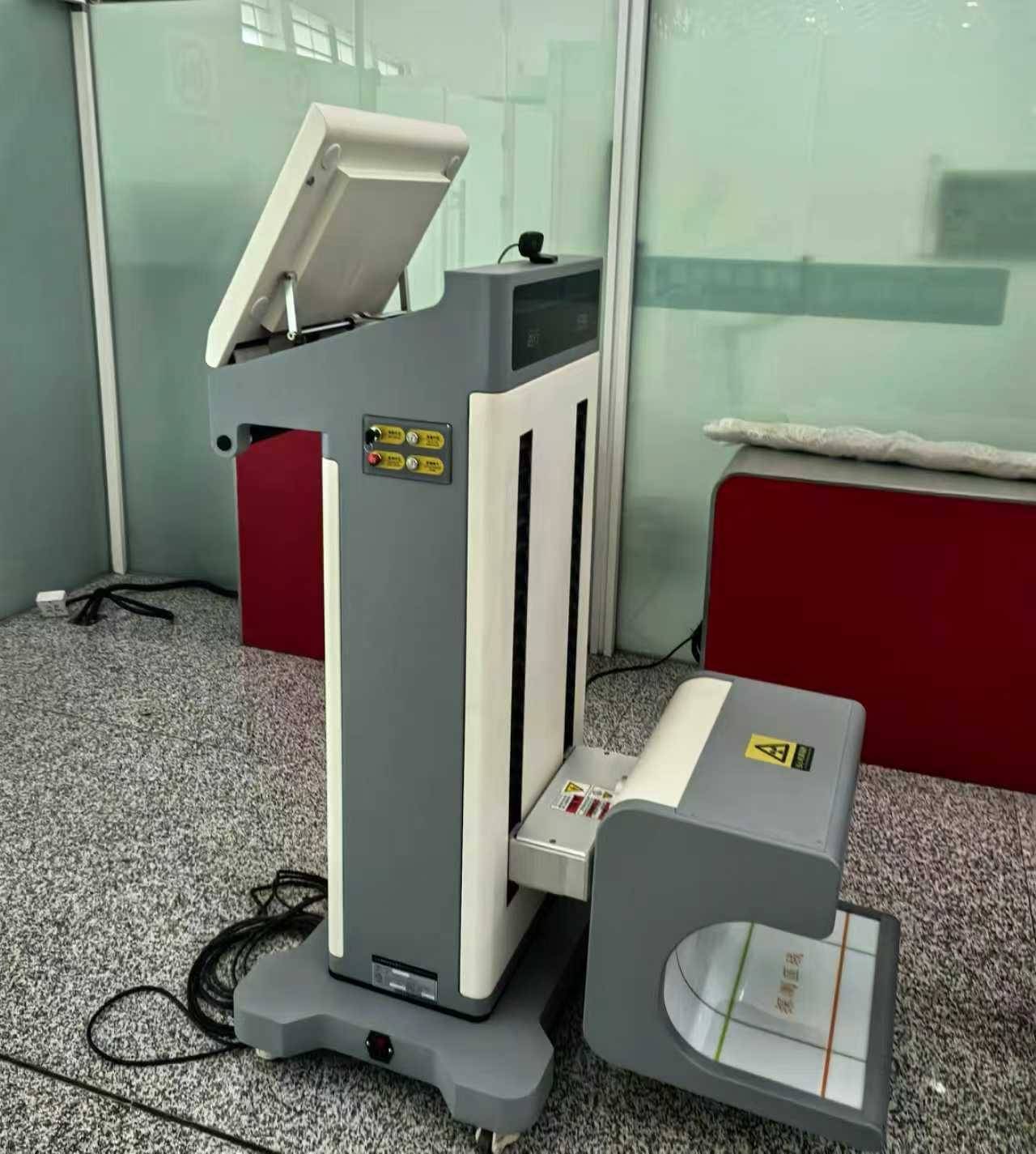 打石膏、戴假肢的旅客，在鄭州機(jī)場(chǎng)過(guò)安檢更便利了