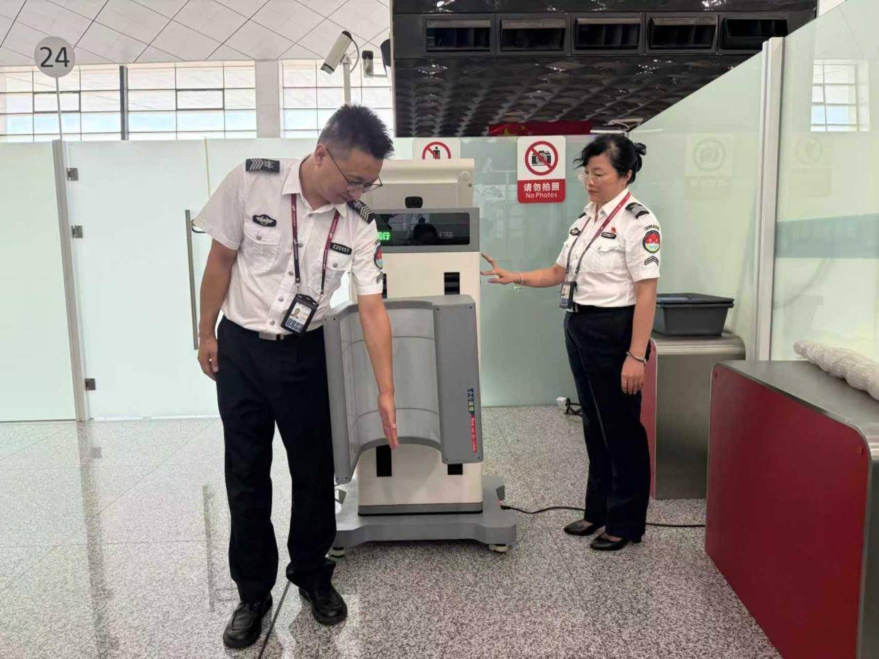 打石膏、戴假肢的旅客，在鄭州機(jī)場(chǎng)過(guò)安檢更便利了