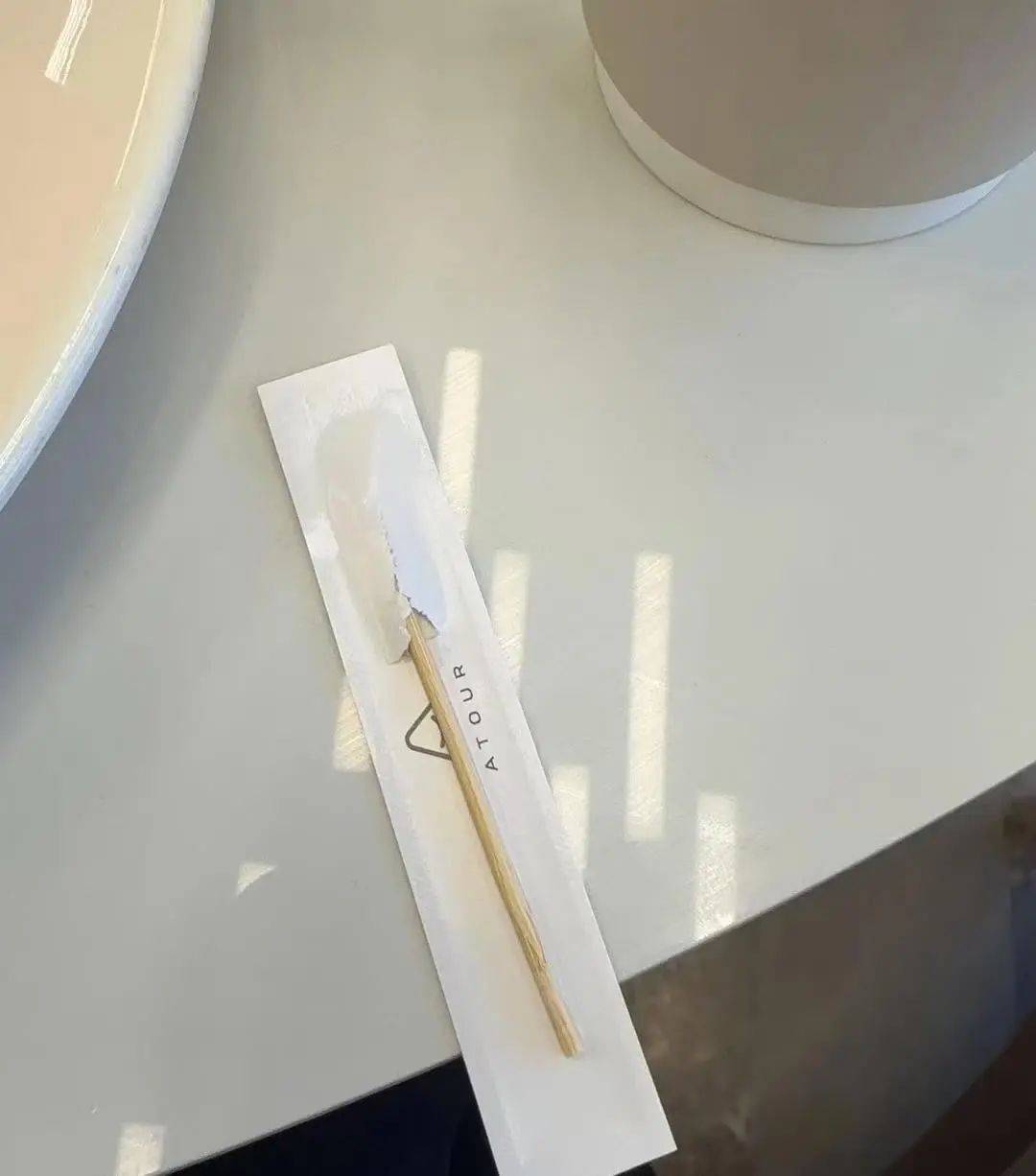 女子稱在知名連鎖酒店內用牙簽，入口后猛然發(fā)現(xiàn)可能是別人用過的，店方回應