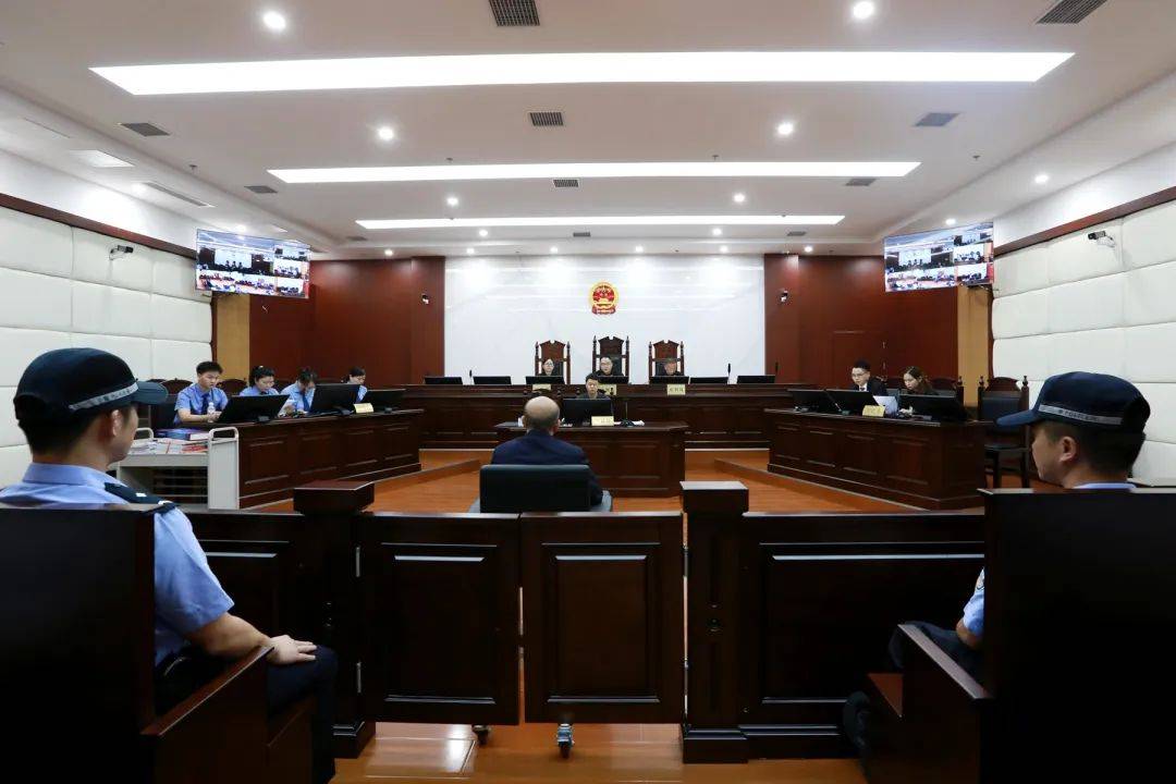 受賄近900萬元，貴州銅仁市人大常委會原副主任楊彪受審