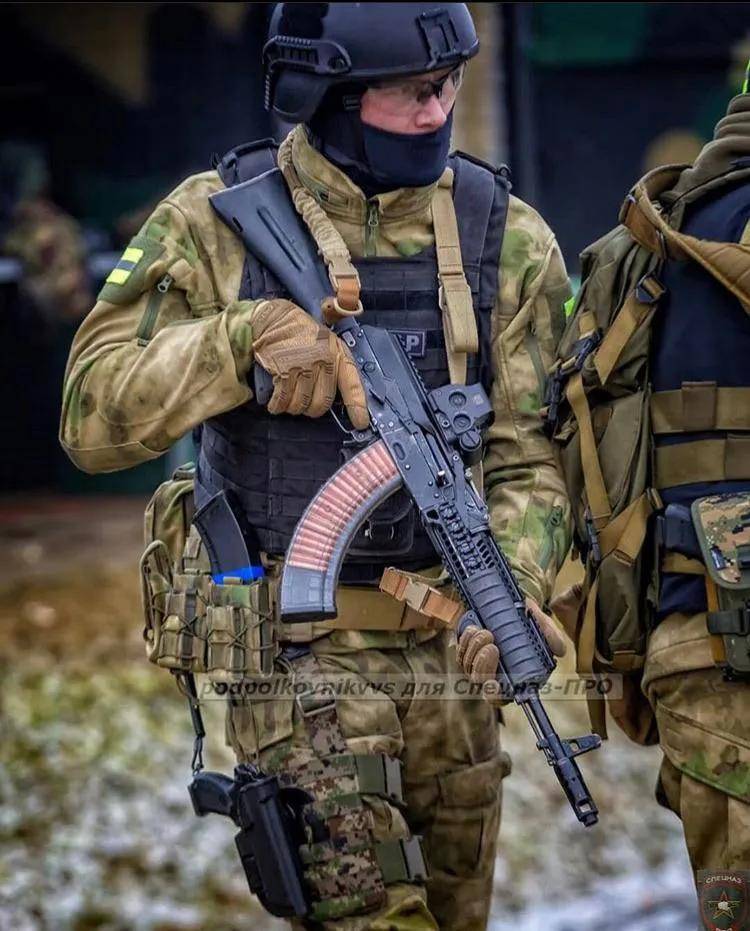 解放軍海軍裝備俄制AKS-74U，為啥不用國產(chǎn)步槍？