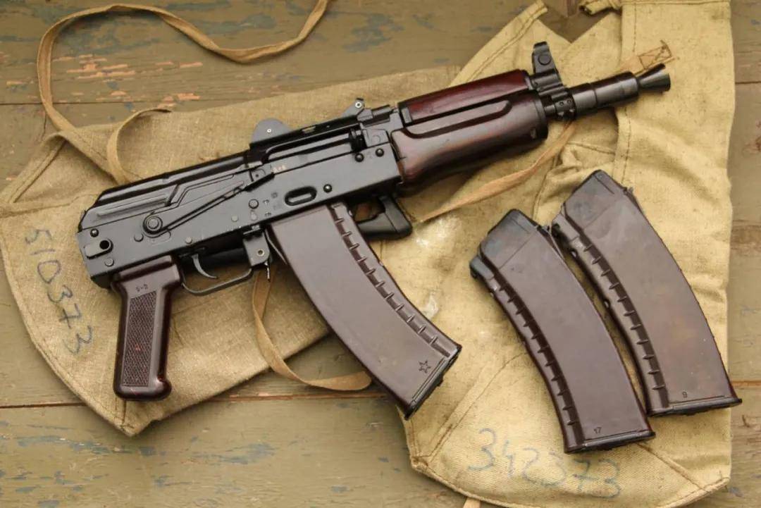 解放軍海軍裝備俄制AKS-74U，為啥不用國產(chǎn)步槍？