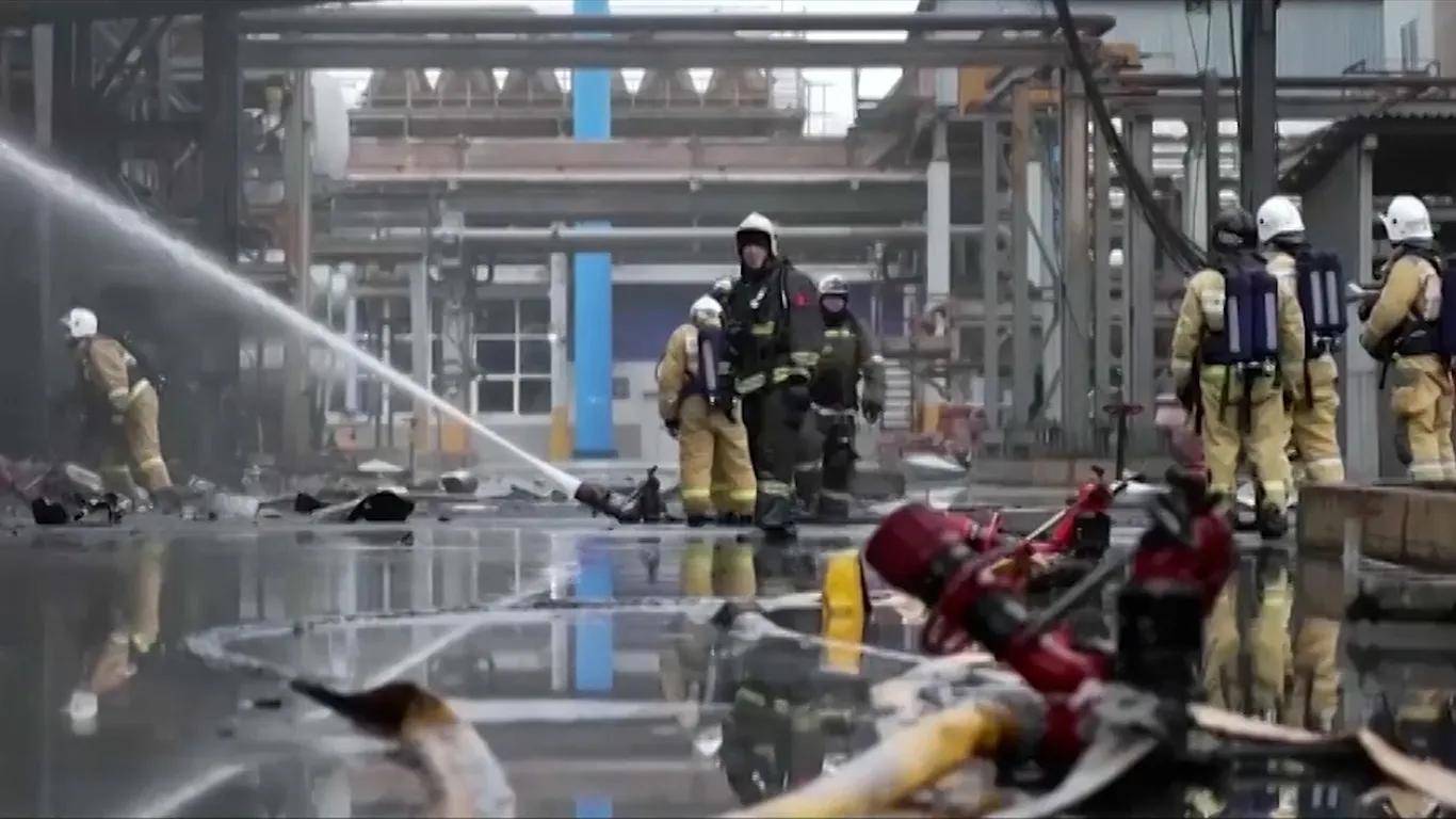 普京耐心被消耗殆盡，連炸72小時抹平油廠，阿塞拜疆還敢接招嗎？