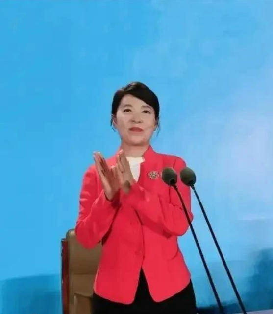 “換裝主席”王莉霞的墮落：從光鮮人設到腐敗深淵