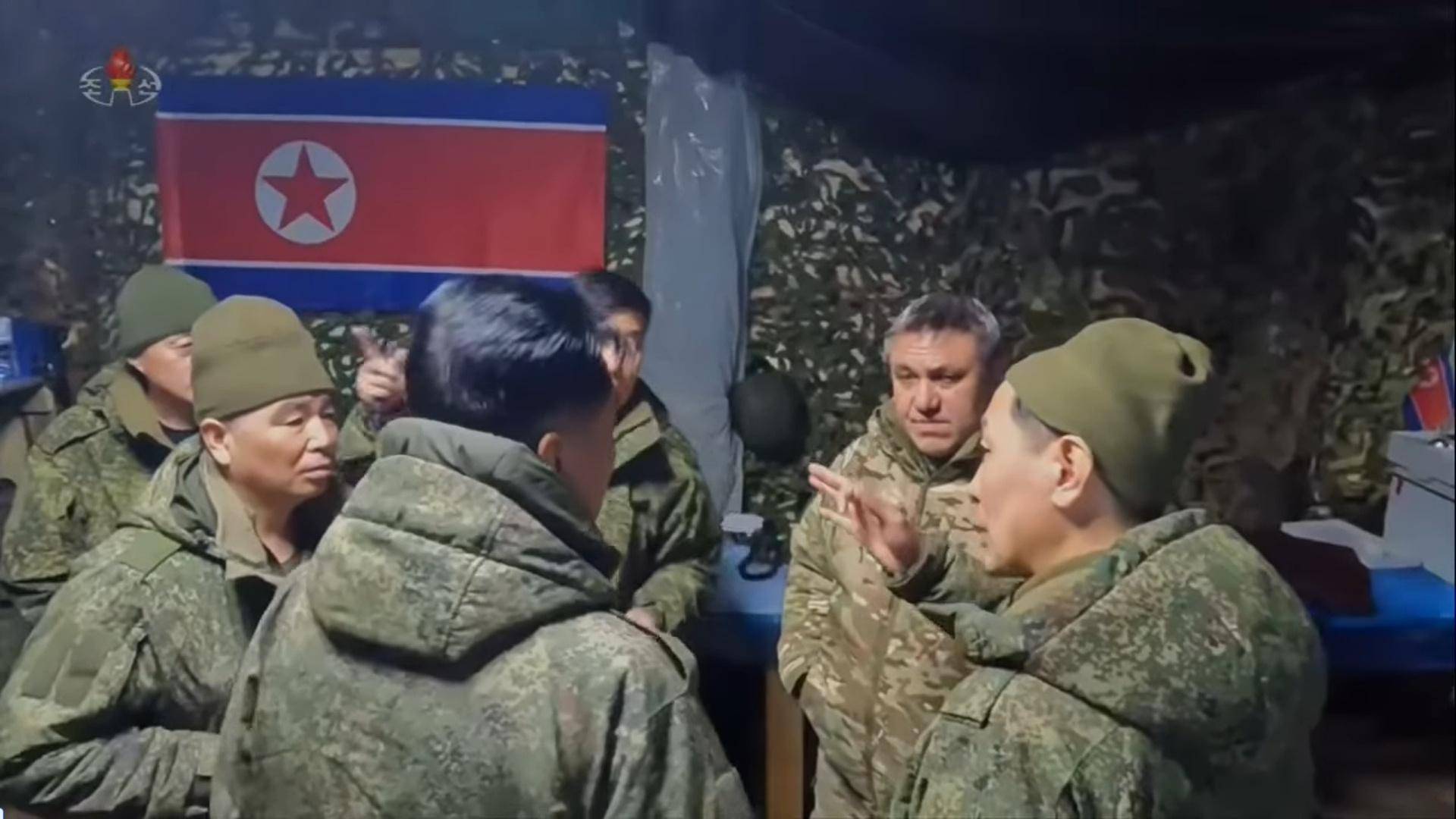 面對烏軍包圍，朝鮮少校與11名特種兵死戰(zhàn)不退，牽著手拉響光榮彈