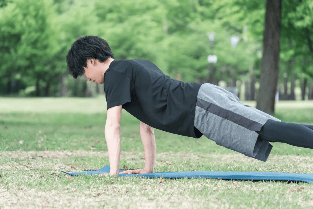 微胖、腿粗、屁股大……你以為的身材缺點，可能是中了“基因彩票”！